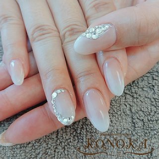 シンプルだけどゴージャスにのネイルデザイン ネイルブック