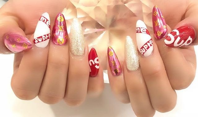 春 ハンド ワンカラー ブランド柄 ロング Nailsgogo Shibuya Nailsalonのネイルデザイン No ネイル ブック