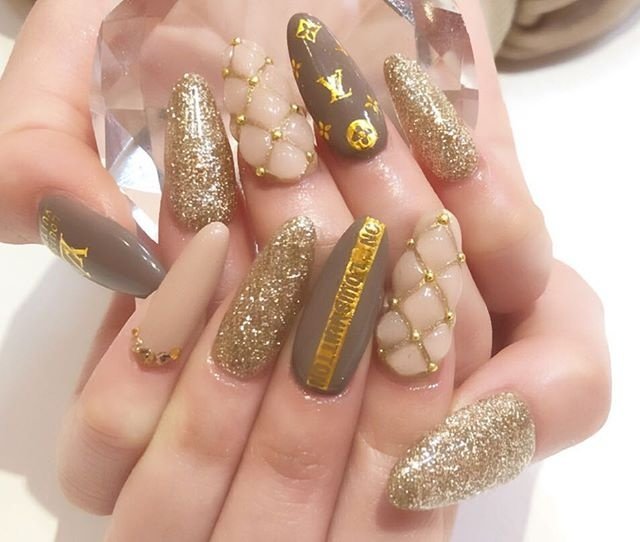 春 ハンド ブランド柄 キルティング ロング Nailsgogo Shibuya Nailsalonのネイルデザイン No ネイル ブック