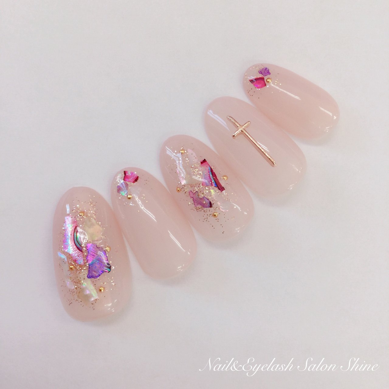 春 夏 ハンド シェル ニュアンス Nail Eyelash Salon Shineのネイルデザイン No ネイルブック