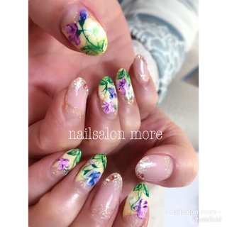 60代のお客様ネイルです💕いつもありがとうございます😊 #60代のお客様 #すみれネイル #フレンチネイル #手描きお花ネイル #手描きフラワー #新長田ネイル #新長田ネイルサロン #新長田サロン #神戸サロン #神戸ネイル #神戸ネイルサロン #春 #パーティー #デート #女子会 #ハンド #フレンチ #ミディアム #ベージュ #イエロー #ジェルネイル #お客様 #More #ネイルブック
