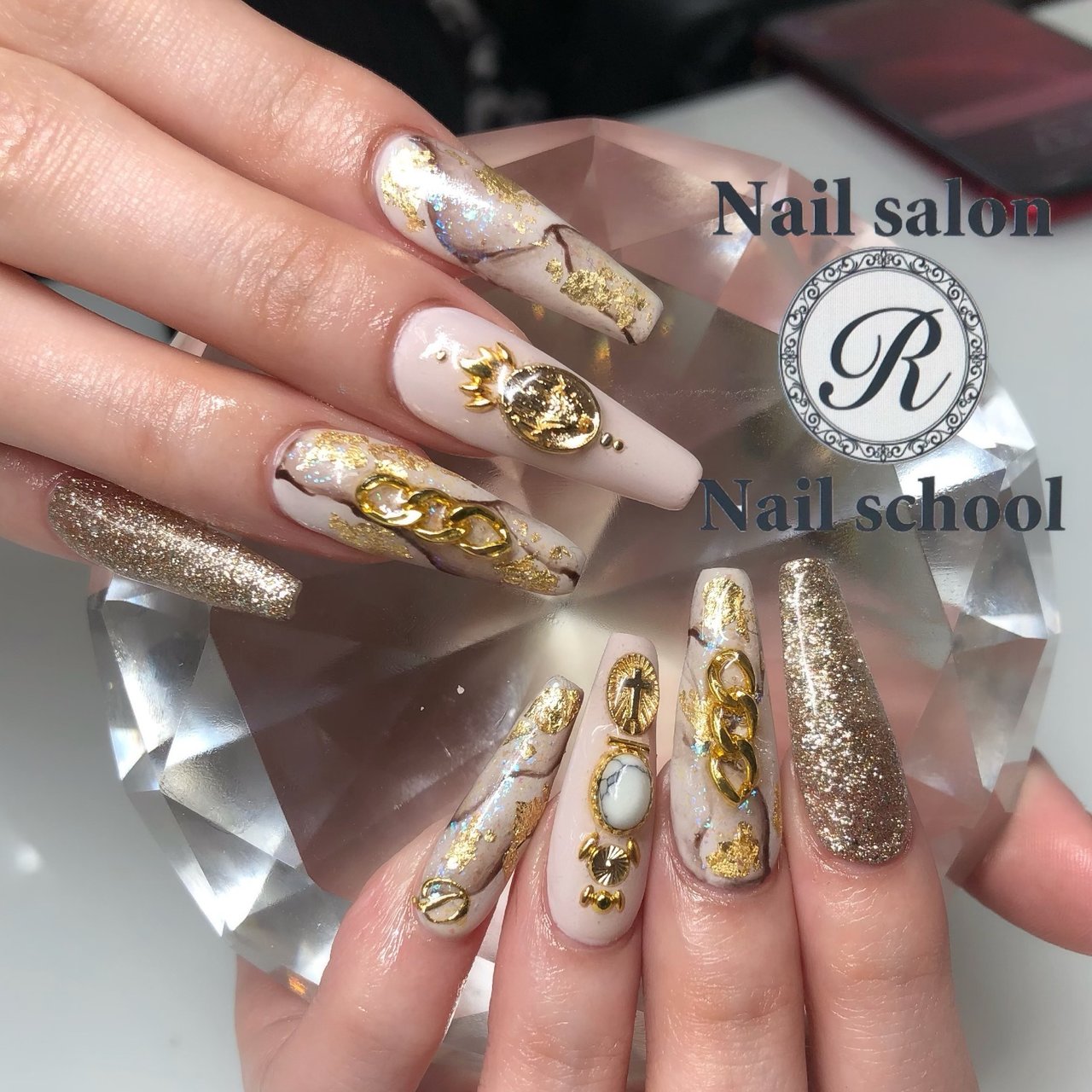 春 夏 秋 オールシーズン ハンド Nailsalon R大須賀真弓のネイルデザイン No ネイルブック