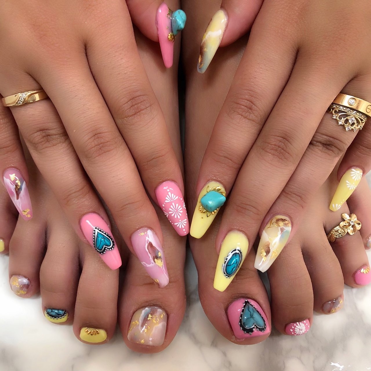 春 夏 フット イニシャル ネイティブ Nagixoxoのネイルデザイン No ネイルブック