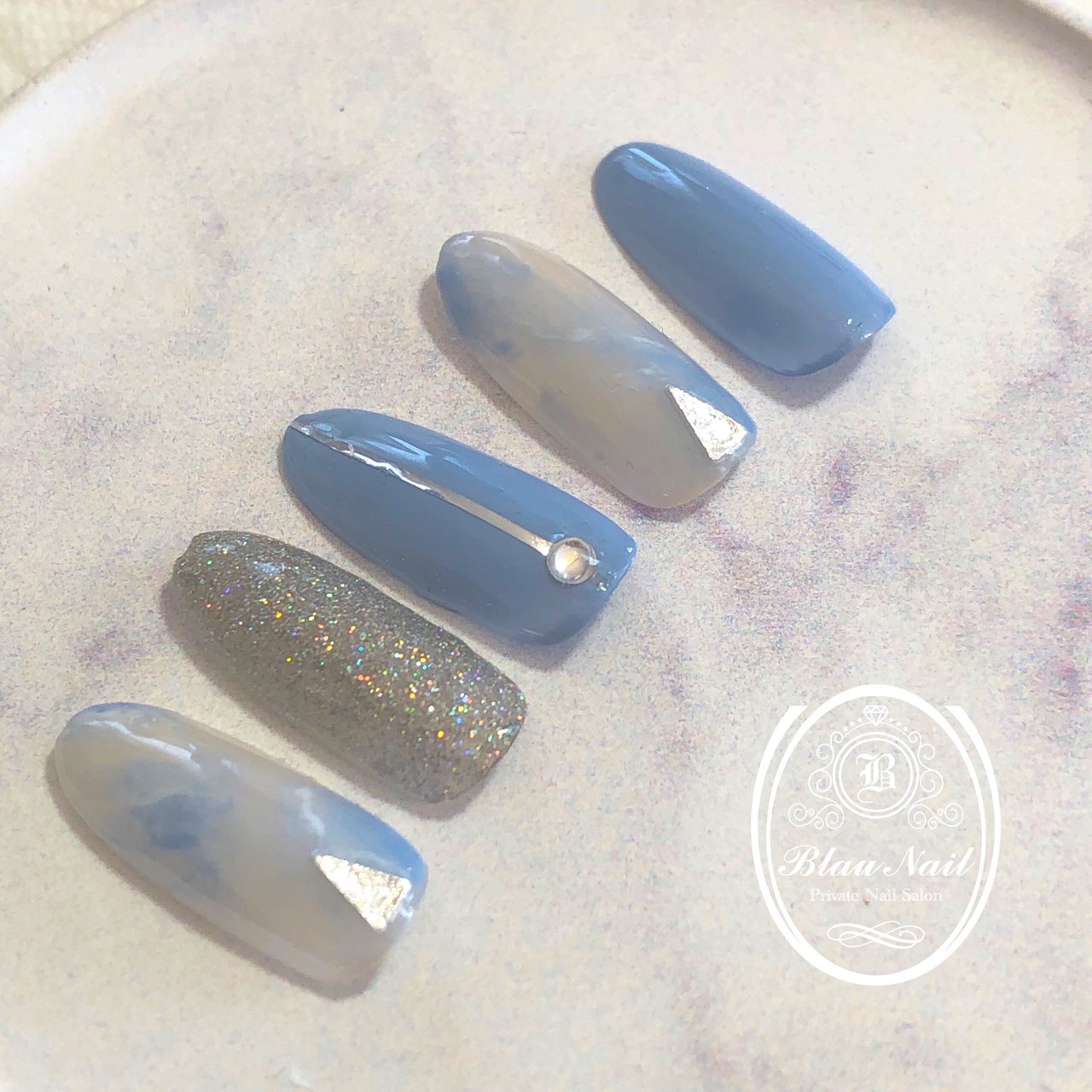 ハンド シンプル ラメ ワンカラー 大理石 Blau Nailのネイルデザイン No ネイルブック