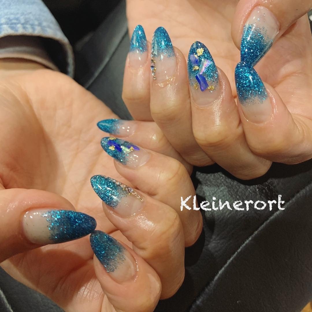 グラデーション ラメ シェル ロング ブルー Nailsalon Kleinerortのネイルデザイン No 4203192 ネイルブック