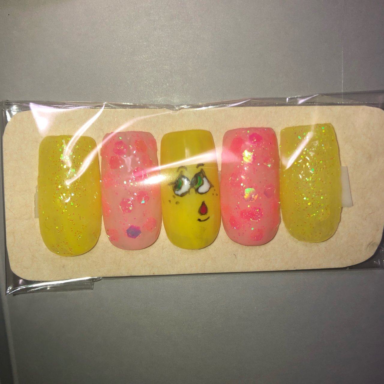 オールシーズン ハンド ラメ キャラクター ミディアム Ayakaのネイルデザイン No ネイルブック