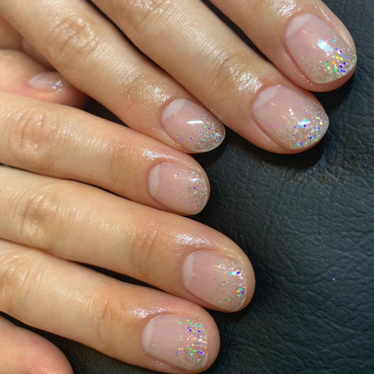 オールシーズン ハンド グラデーション ラメ ショート N Be Nailのネイルデザイン No 4209021 ネイルブック