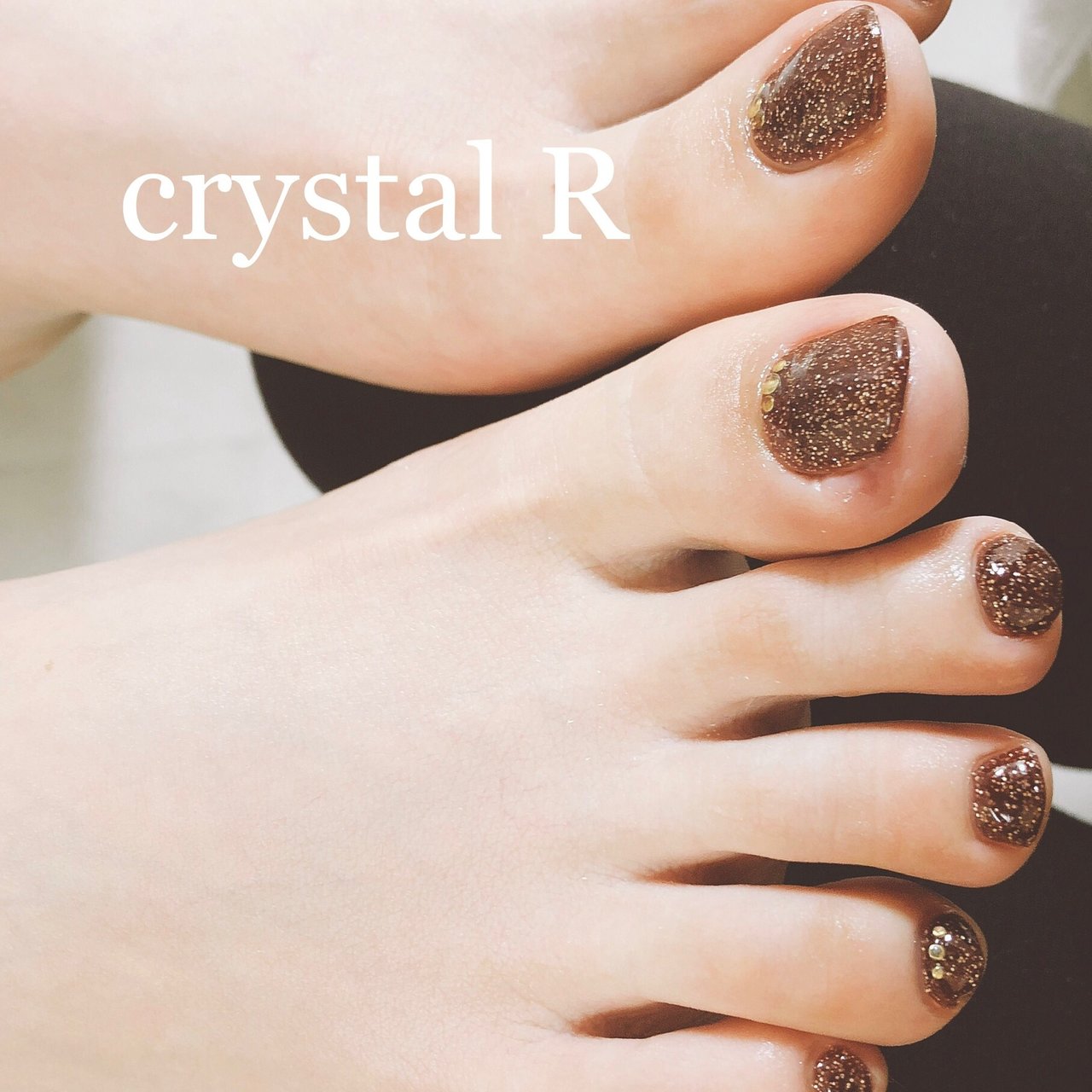 オールシーズン フット ホログラム ラメ ワンカラー Crystal R Nail Salon のネイルデザイン No ネイルブック