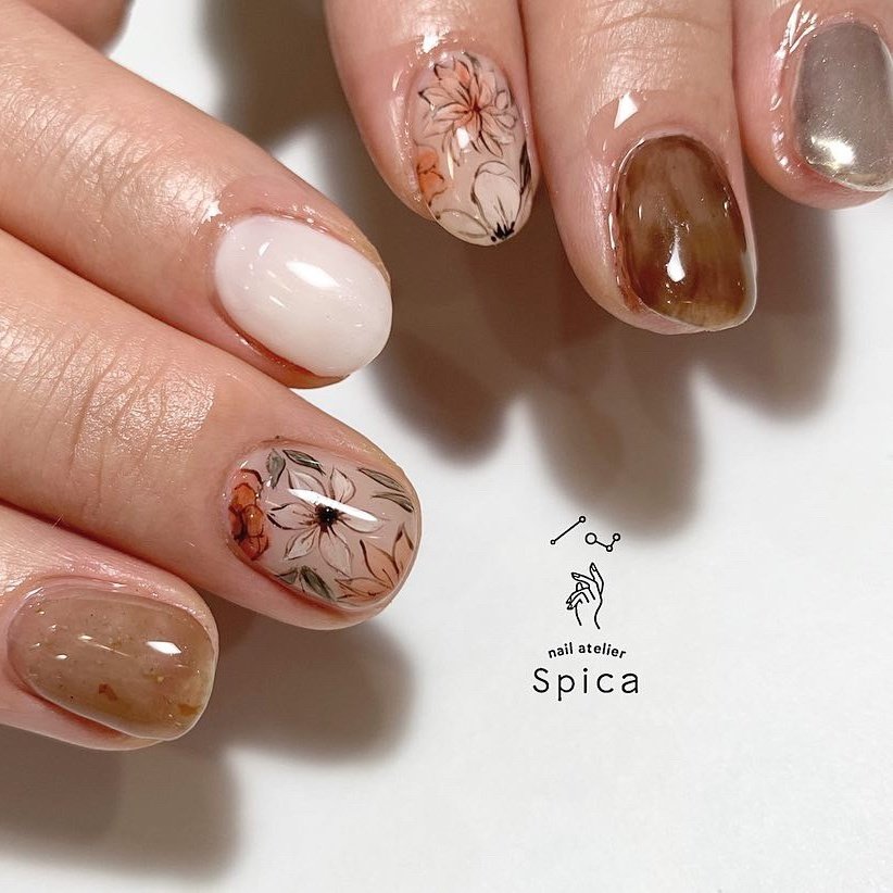 オールシーズン ハンド フラワー ショート アースカラー 松本市ネイルサロンnail Atelier Spica ネイルアトリエスピカ のネイル デザイン No ネイルブック