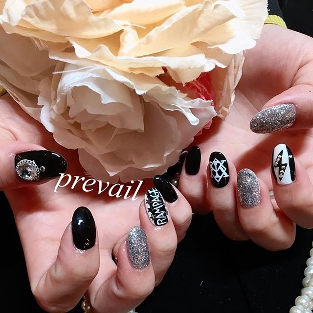 オールシーズン ライブ ハンド ワンカラー ラメ Total Beauty Prevailのネイルデザイン No ネイルブック