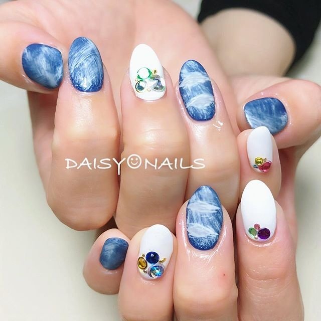 春 夏 ハンド ビジュー デニム Blue Daisyのネイルデザイン No ネイルブック