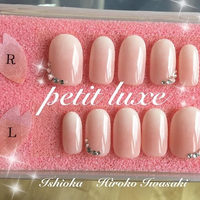 オールシーズン オフィス ブライダル パーティー ハンド Hiro 石岡ﾌﾟﾃｨﾘｭｸｽのネイルデザイン No ネイルブック