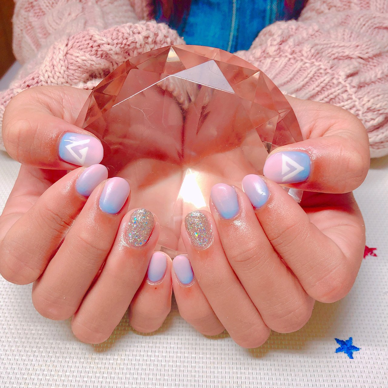 春 夏 オールシーズン ライブ ハンド Crystal R Nail Salon のネイルデザイン No ネイルブック