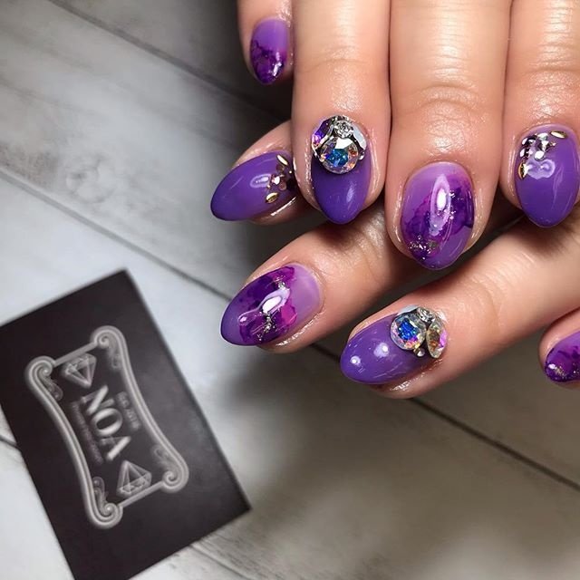 オールシーズン ハンド ワンカラー ビジュー パープル Naoのネイルデザイン No ネイルブック