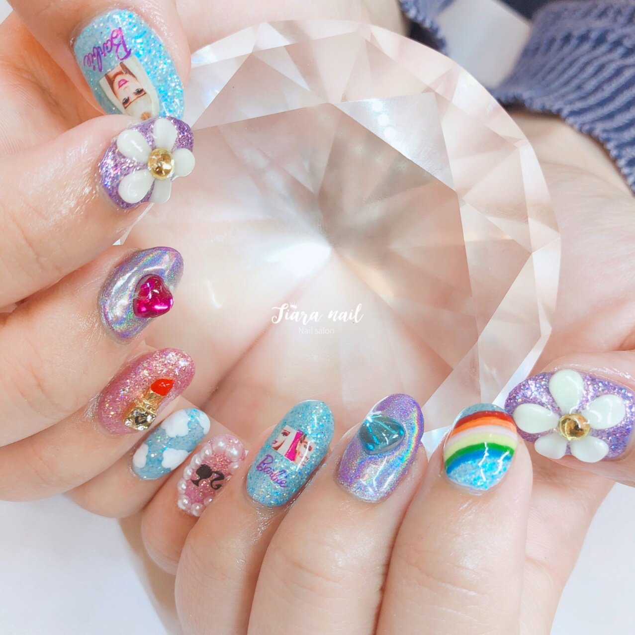 オールシーズン ライブ 女子会 ハンド ラメ 𝐭𝐢𝐚𝐫𝐚𝐧𝐚𝐢𝐥 ティアラネイルのネイルデザイン No ネイルブック