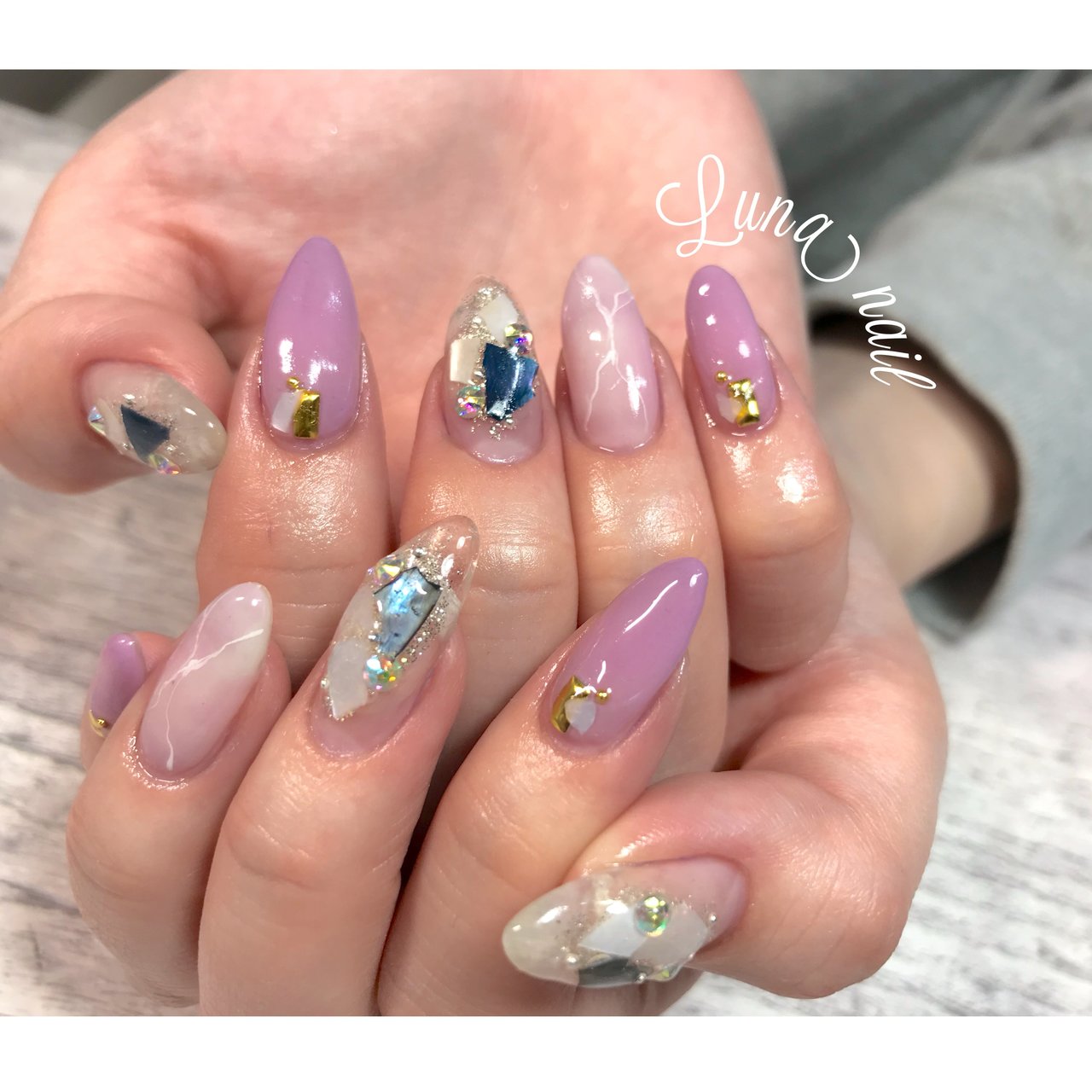 ハンド シンプル シェル 大理石 クリア Luna Nail Aiko のネイルデザイン No ネイルブック