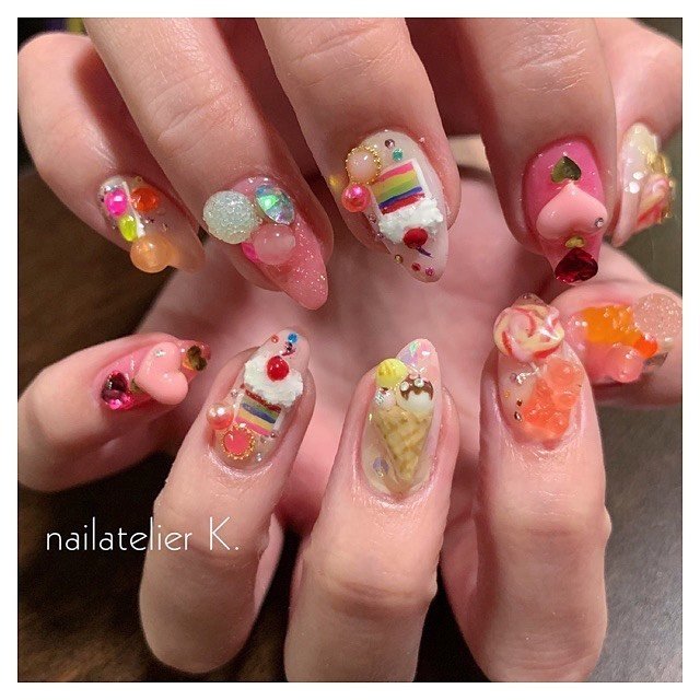 ハンド ワンカラー ビジュー ハート 3d Nailatelier Kのネイルデザイン No ネイルブック