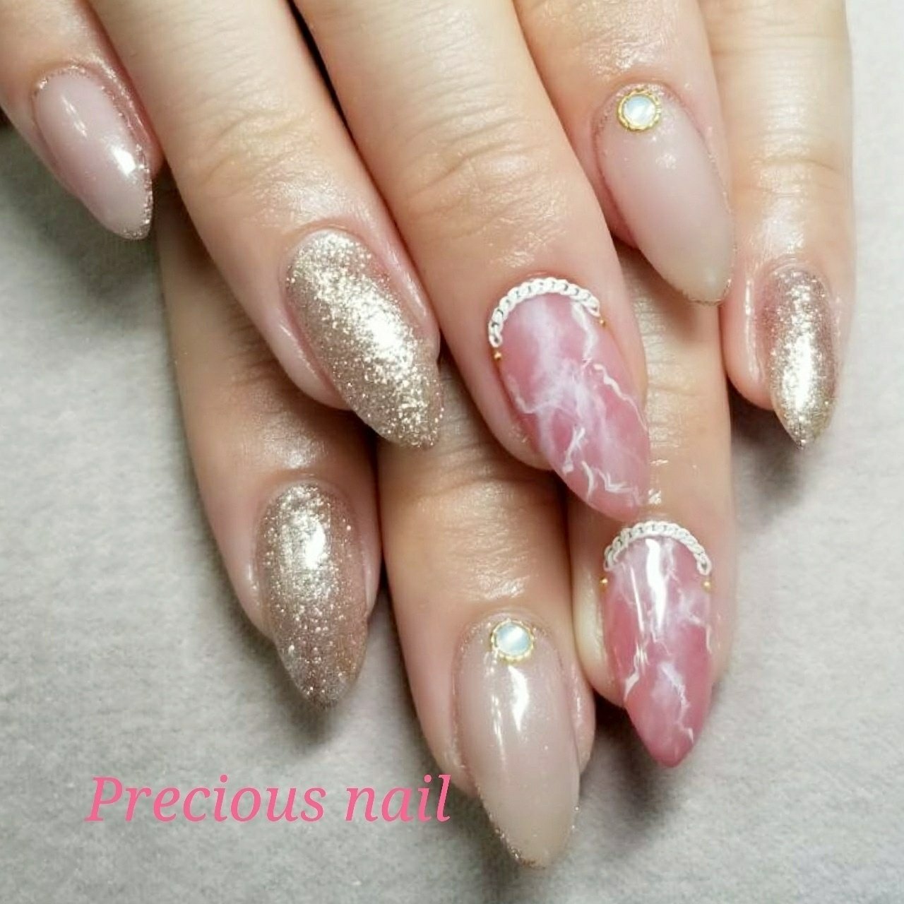 オールシーズン 大理石 チェーン ベージュ ピンク Precious Nail315のネイルデザイン No ネイルブック