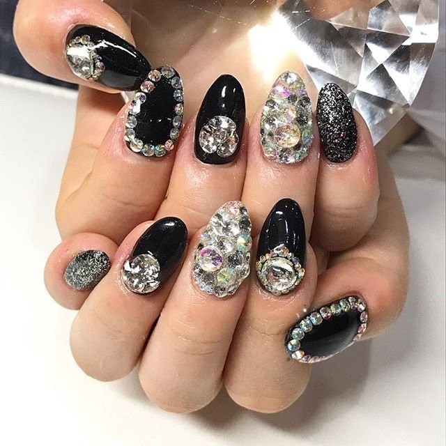 ワンカラー ビジュー デコ ブラック 渋谷beau Re Nailのネイルデザイン No ネイルブック