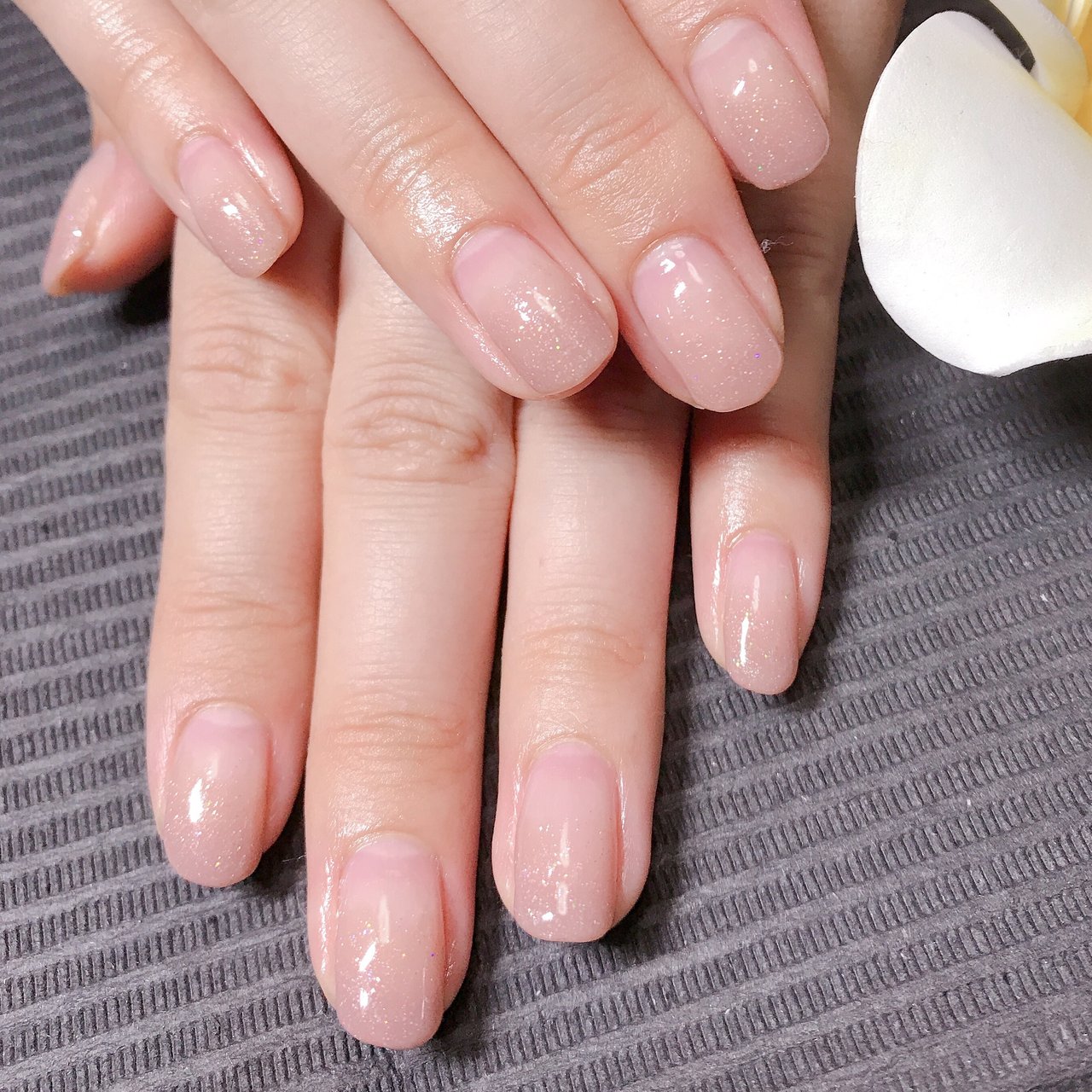 オールシーズン ハンド グラデーション ラメ ベージュ Y S Nailのネイルデザイン No ネイルブック