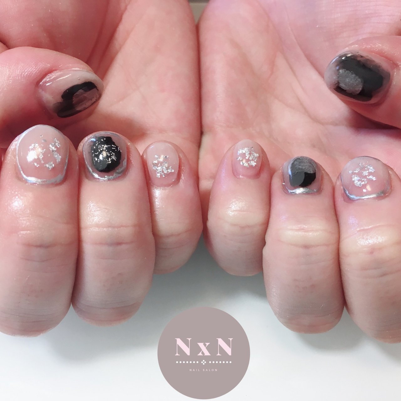 オールシーズン ハンド ニュアンス ショート グレー Nail Salon N N Naoのネイルデザイン No ネイルブック