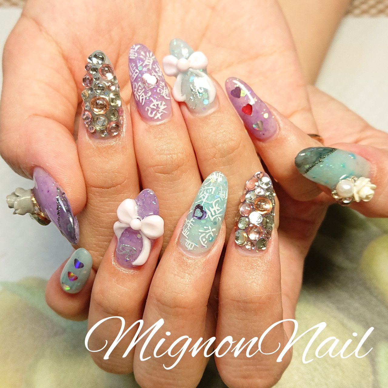 ライブ ハンド ビジュー イニシャル リボン Mio Kusanoのネイルデザイン No ネイルブック