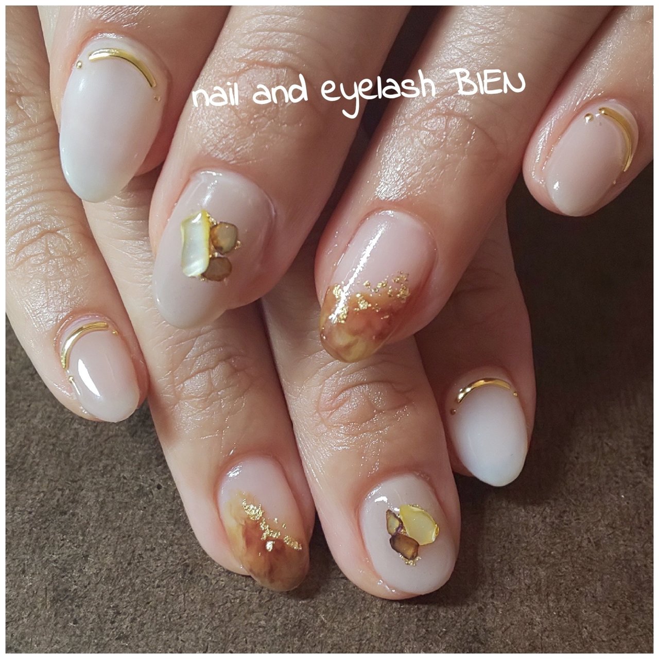 春 べっ甲 ミディアム ベージュ ジェル Bien Nail And Eyelashのネイルデザイン No ネイルブック