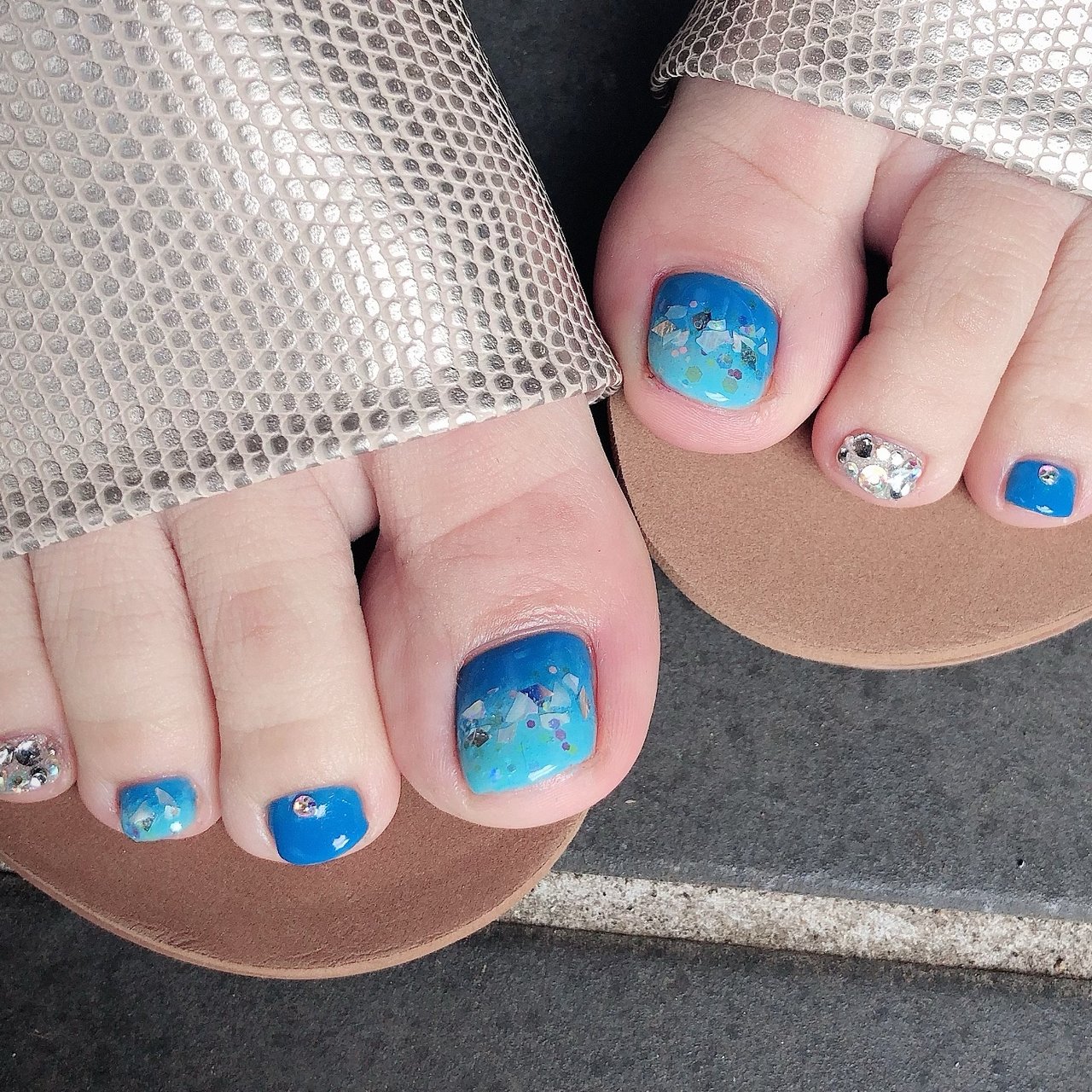 夏 海 リゾート フット グラデーション Kupulau Nail Haruのネイルデザイン No 4259095 ネイルブック