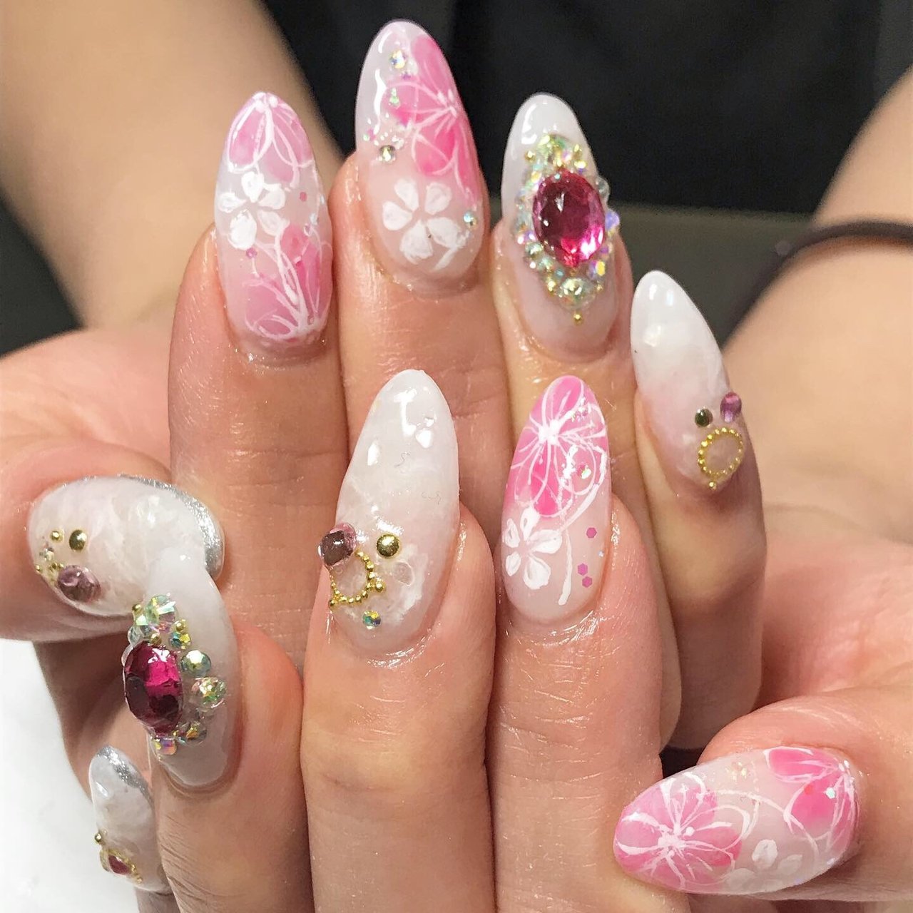 春 夏 ビジュー フラワー シェル Reiko Takeuchiのネイルデザイン No ネイルブック