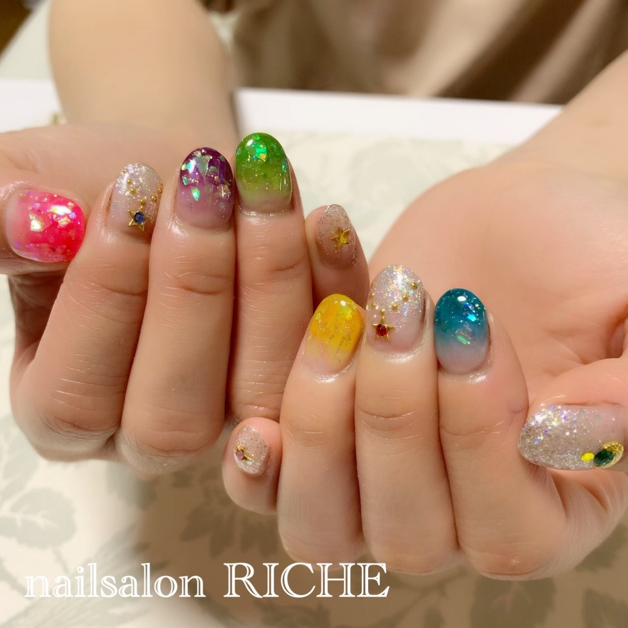 春 夏 ライブ ハンド グラデーション Nailsalon Richeのネイルデザイン No ネイルブック