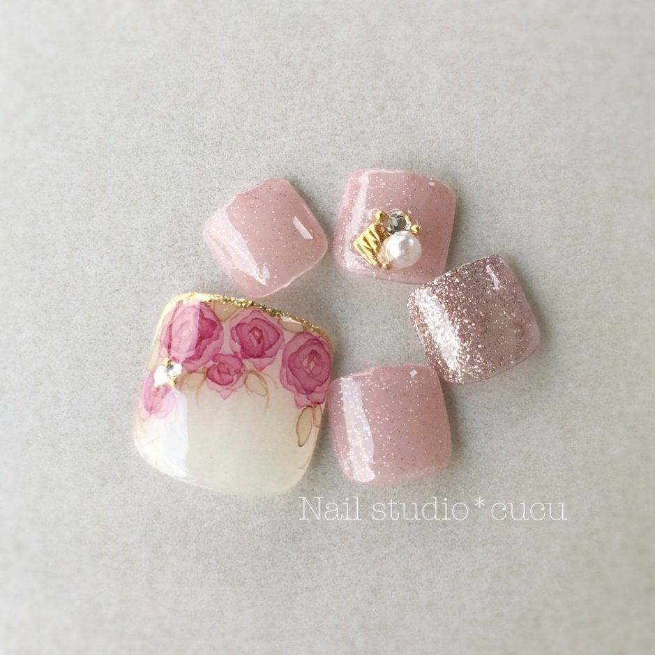 フットフラワージェルネイルチップ Nailstudiocucuのネイル