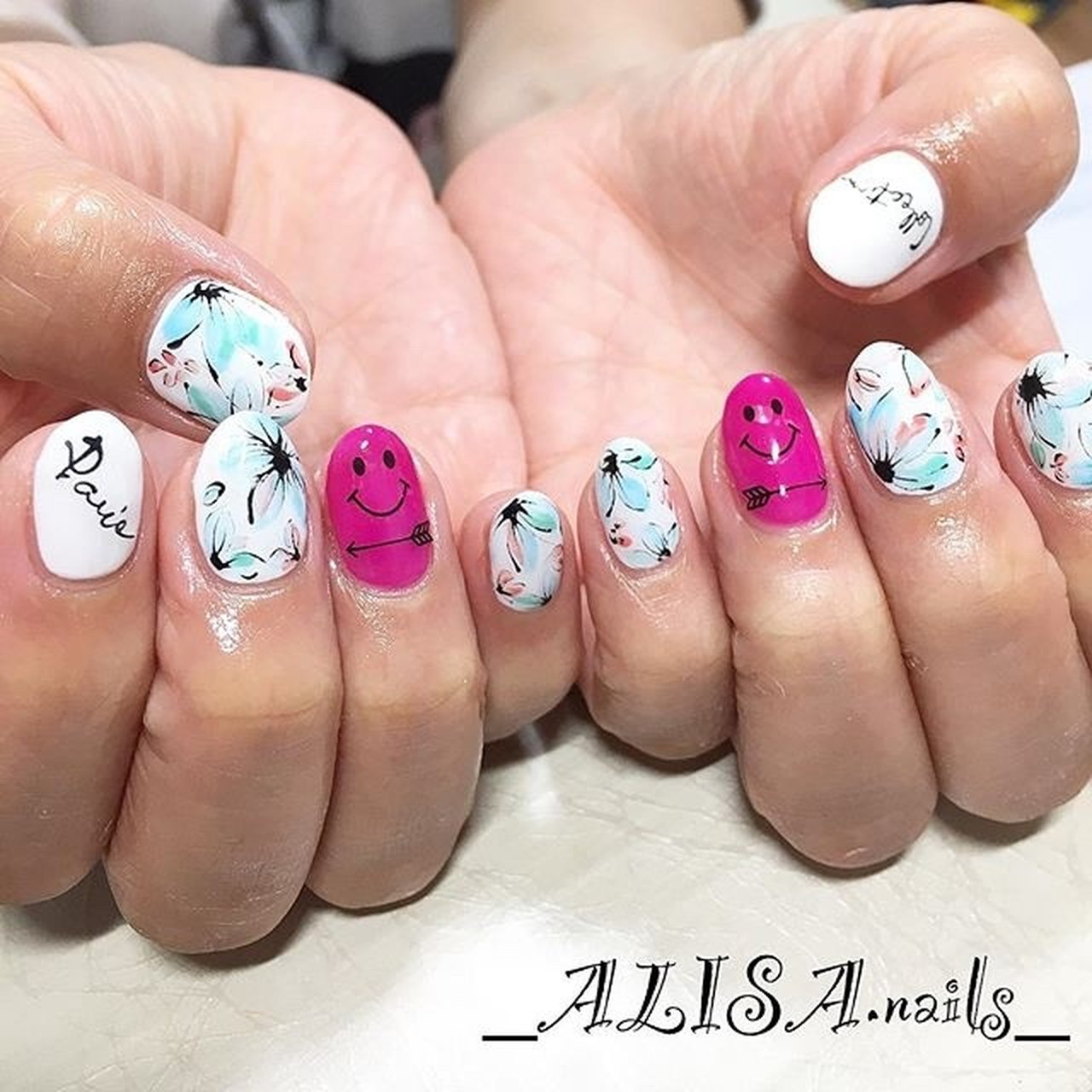 夏 フラワー ボタニカル ピンク 水色 Alisaのネイルデザイン No ネイルブック