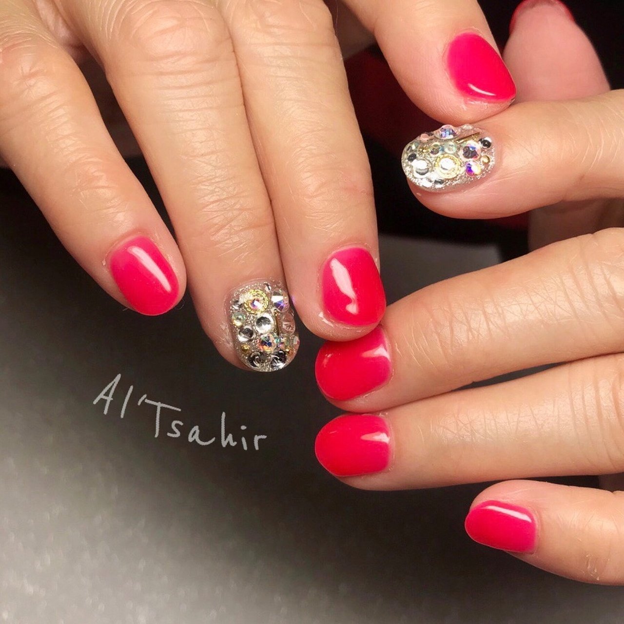 オールシーズン ハンド ビジュー ショート レッド Noriko アルツァヒールのネイルデザイン No ネイルブック