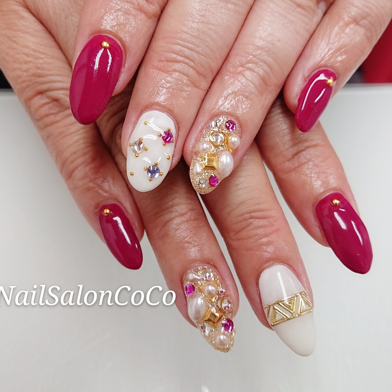 春 夏 ハンド ワンカラー ビジュー Nailsaloncocoのネイルデザイン No ネイルブック