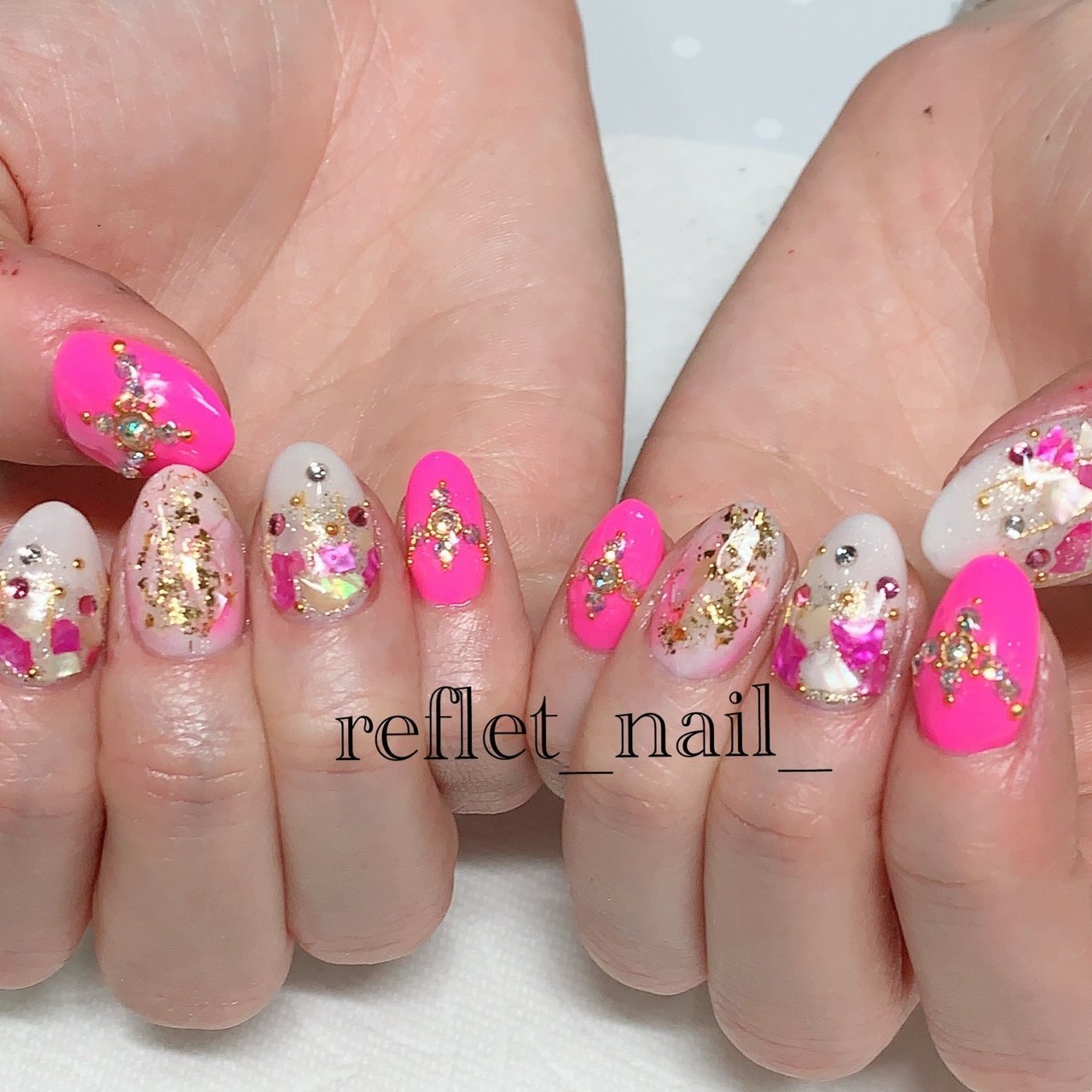 夏 オールシーズン ハンド シェル ミディアム Reflet Nail ルフレ のネイルデザイン No ネイルブック