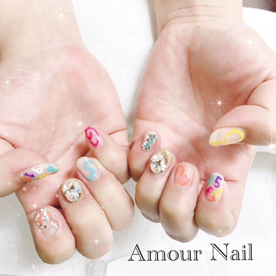 ハンド ビジュー ミディアム カラフル ジェル Amour Nailのネイルデザイン No ネイルブック