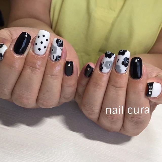 ハンド フレンチ ワンカラー フラワー ドット Nailcuraのネイルデザイン No ネイルブック