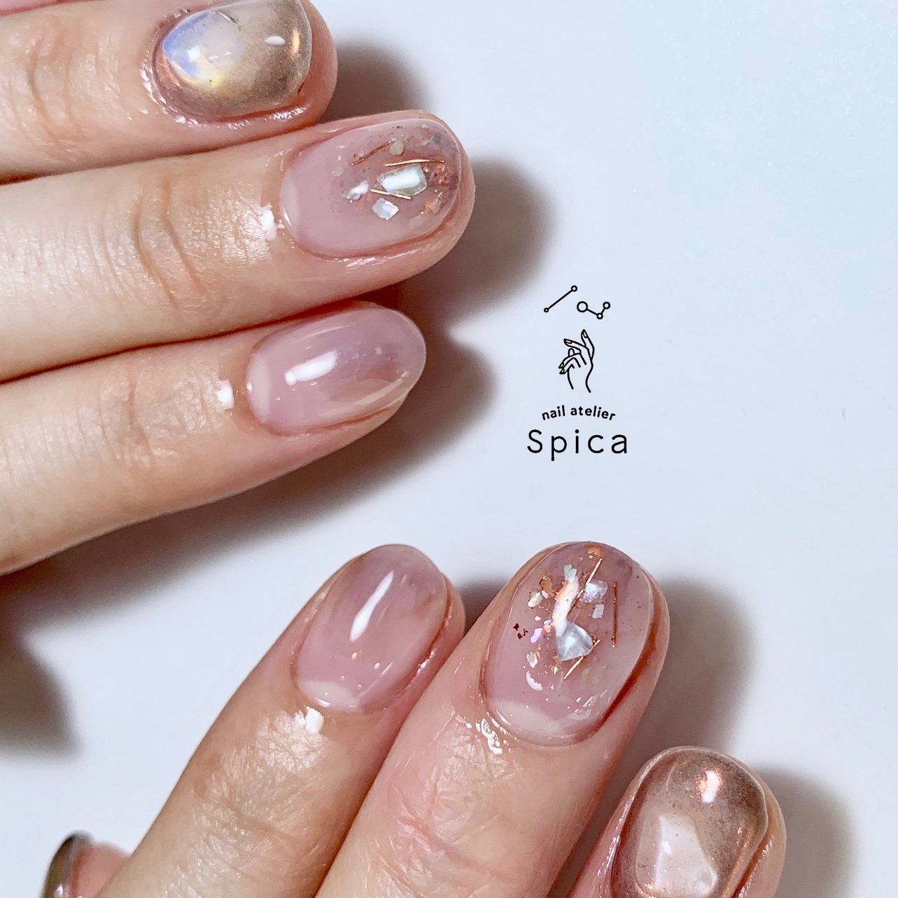 オールシーズン ハンド ニュアンス ミラー ショート 松本市ネイルサロンnail Atelier Spica ネイルアトリエスピカ のネイル デザイン No ネイルブック