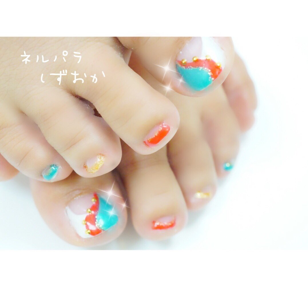 夏 フット 変形フレンチ ホワイト レッド ネルパラ静岡イトーヨーカドー店のネイルデザイン No ネイルブック