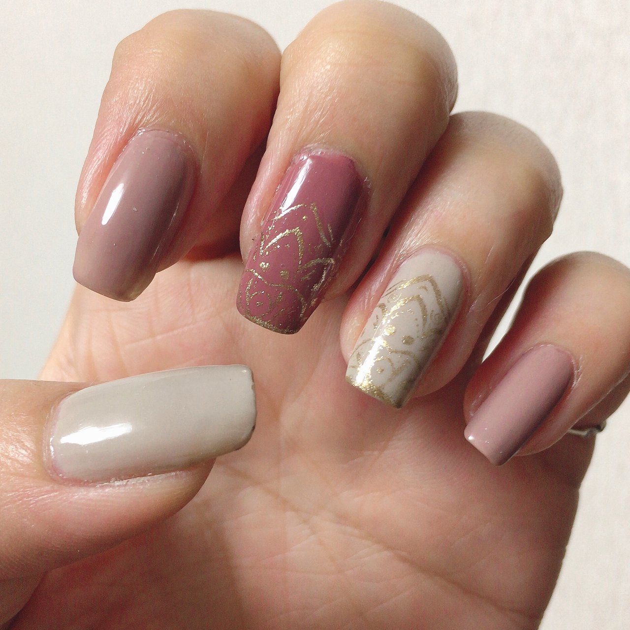 オールシーズン ハンド ミディアム ベージュ グレージュ A Ka のネイルデザイン No ネイルブック