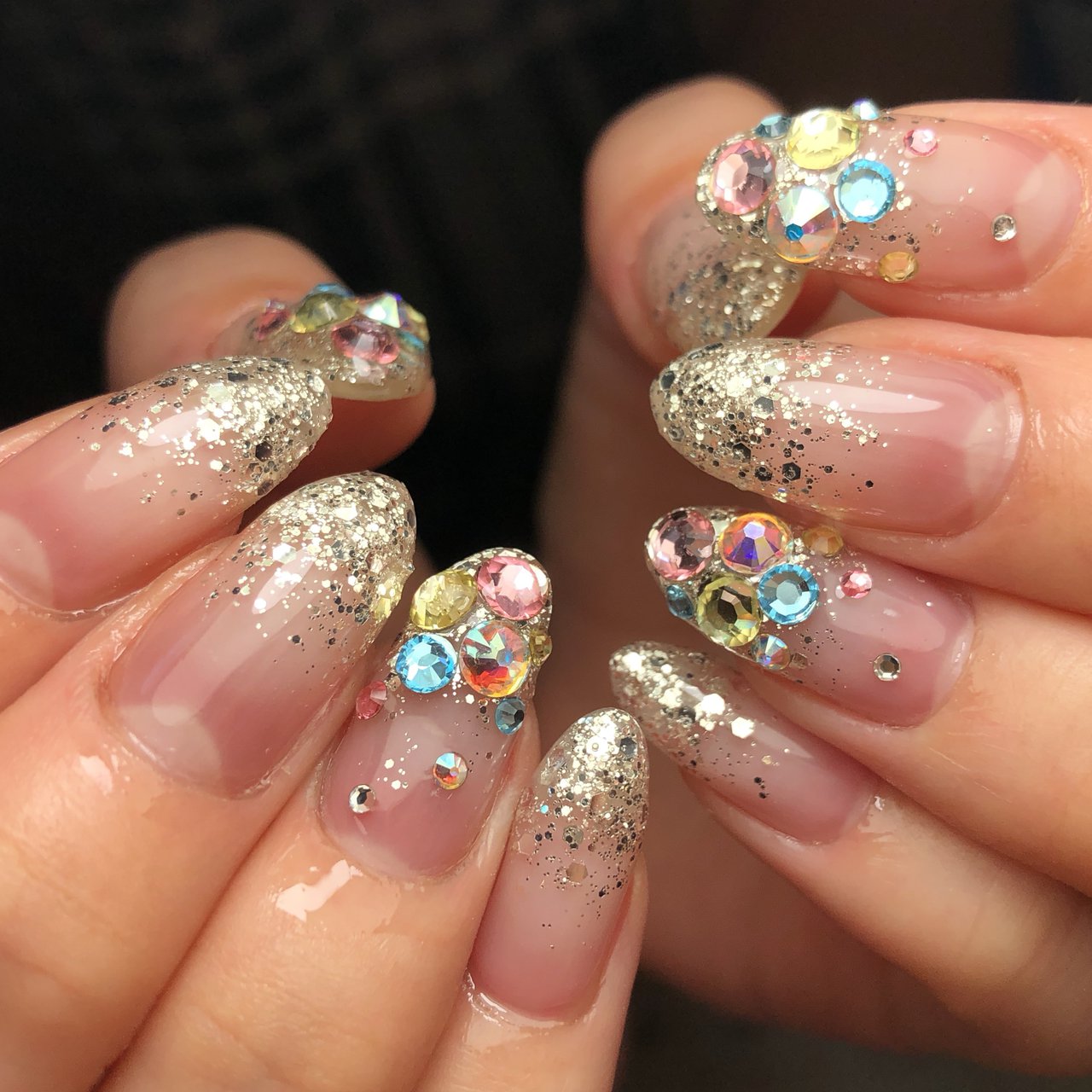 夏 オールシーズン ハンド グラデーション ビジュー Sakuのネイルデザイン No ネイルブック