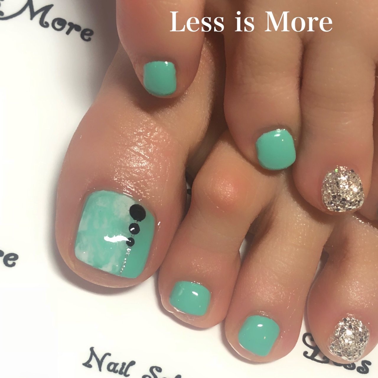 夏 フット マーブル ショート グリーン 春日井市 Nailsalon School Less Is More のネイル デザイン No ネイルブック