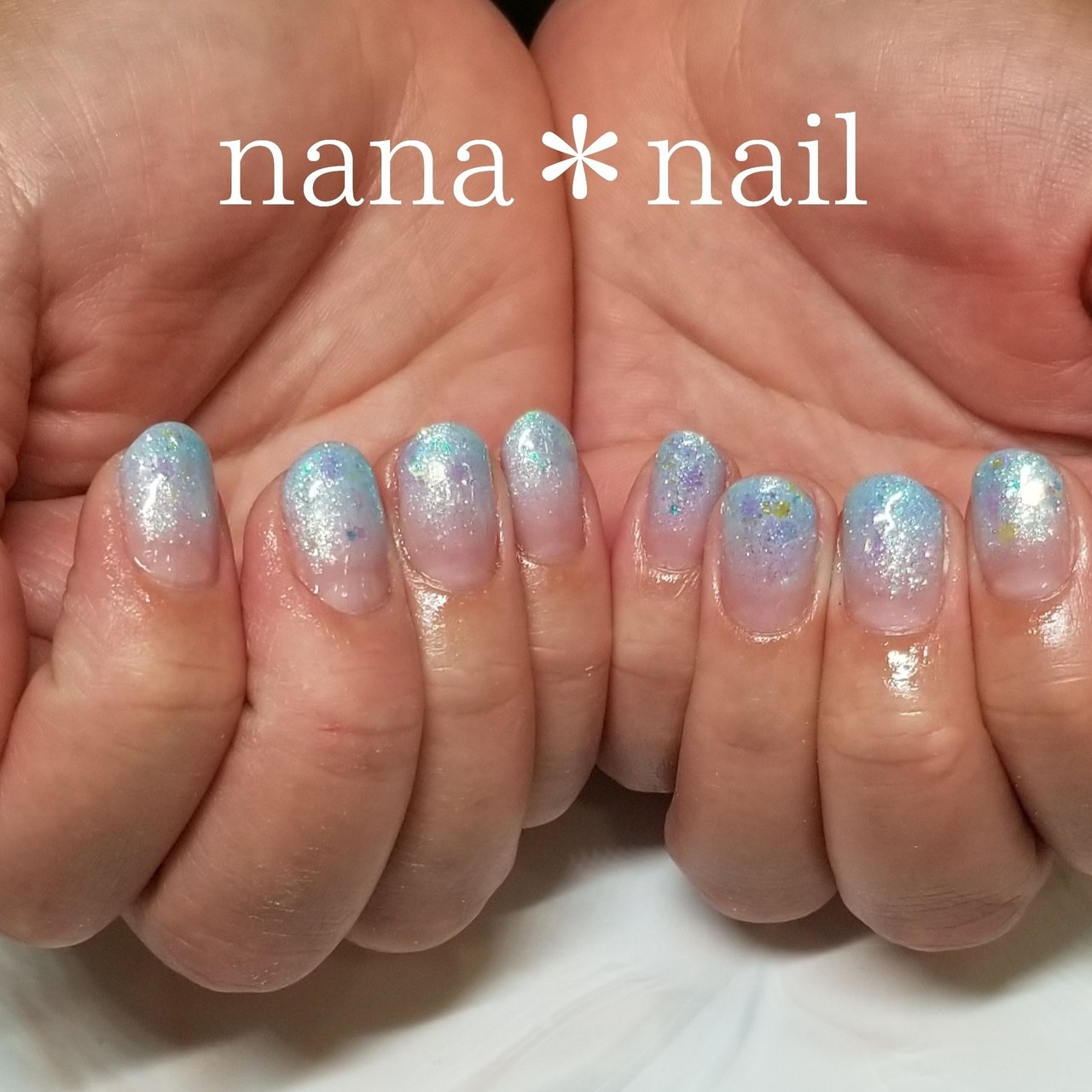 夏 オールシーズン ハンド グラデーション ホログラム Nana Nailのネイルデザイン No ネイルブック