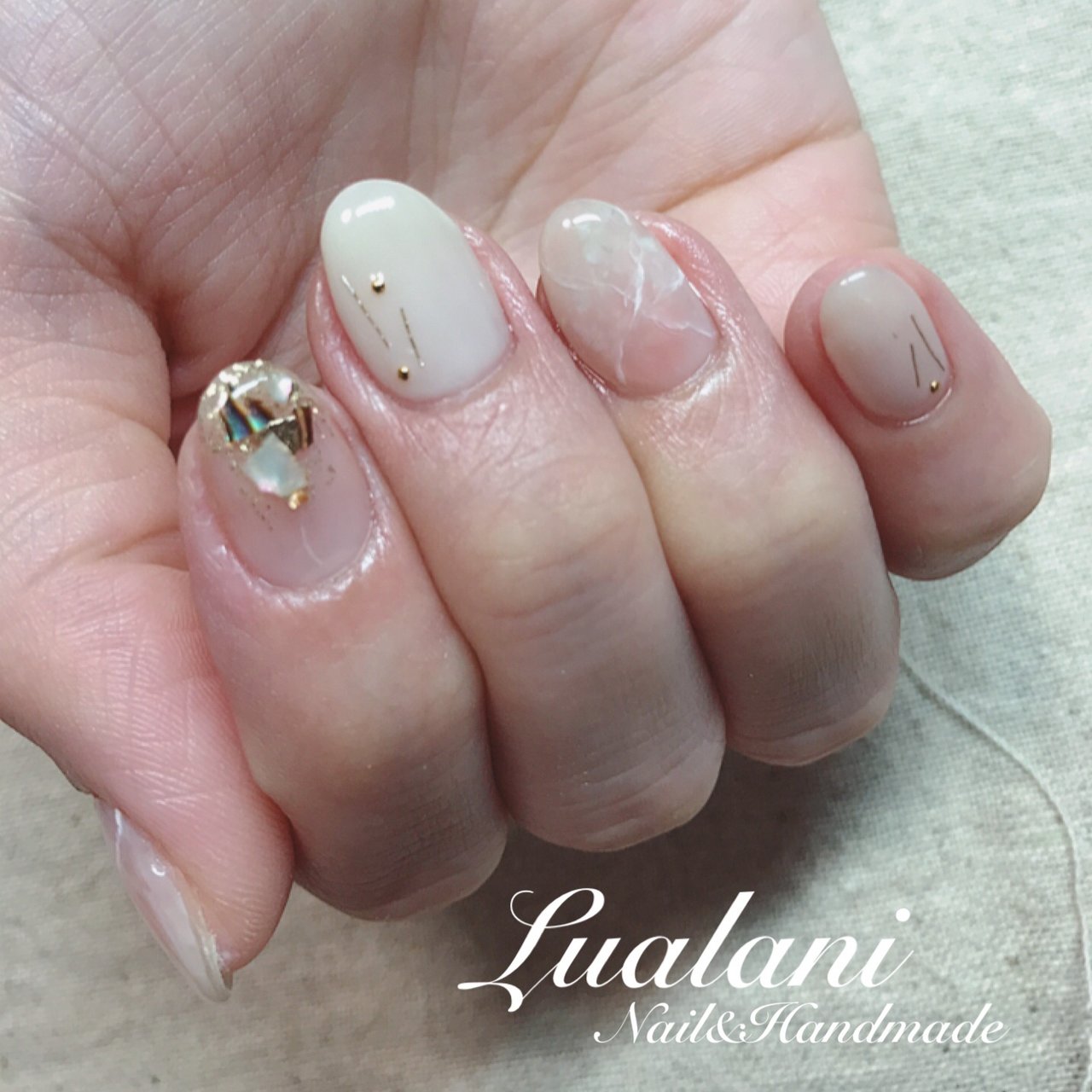 オールシーズン ワンカラー 大理石 ホワイト ベージュ Lualani Nailのネイルデザイン No ネイルブック