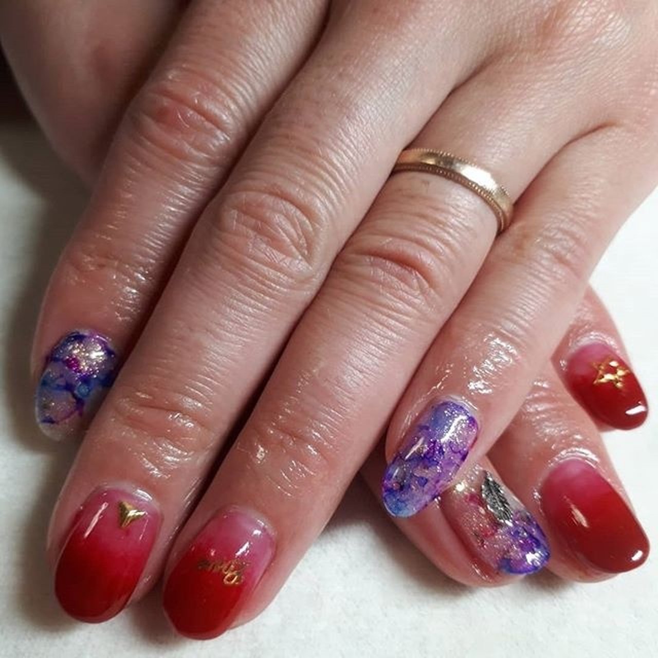 オールシーズン ハンド 大理石 ニュアンス レッド Snowのネイルデザイン No ネイルブック