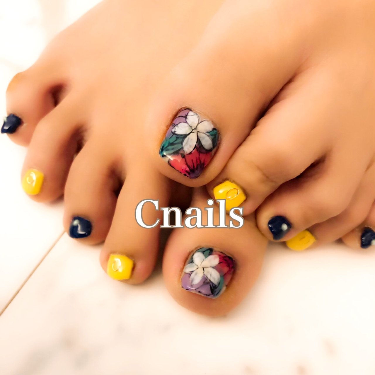 夏 フット フラワー ボタニカル ミディアム Cnailsのネイルデザイン No ネイルブック