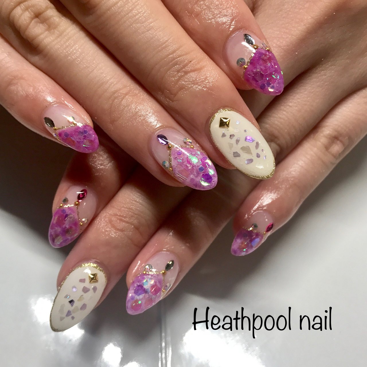 ハンド ホログラム シェル タイダイ ホワイト Heathpoolnailのネイルデザイン No ネイルブック