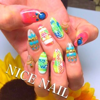 #Nailbook #春 #夏 #梅雨 #海 #リゾート #浴衣 #パーティー #デート #ハンド #ビジュー #ワンカラー #シェル #アンティーク #フェザー #エスニック #シースルー #ステンドグラス #3D #タイダイ #デコ #トロピカル #スターフィッシュ #マリン #ブローチ #ブロック #マーブル #ロング #ホワイト #クリア #ピンク #レッド #オレンジ #イエロー #グリーン #ブルー #パープル #ゴールド #シルバー #メタリック #パステル #アースカラー #カラフル #ネオンカラー #ビビッド #ジェルネイル #NICENAIL_SHINJUKU #ネイルブック