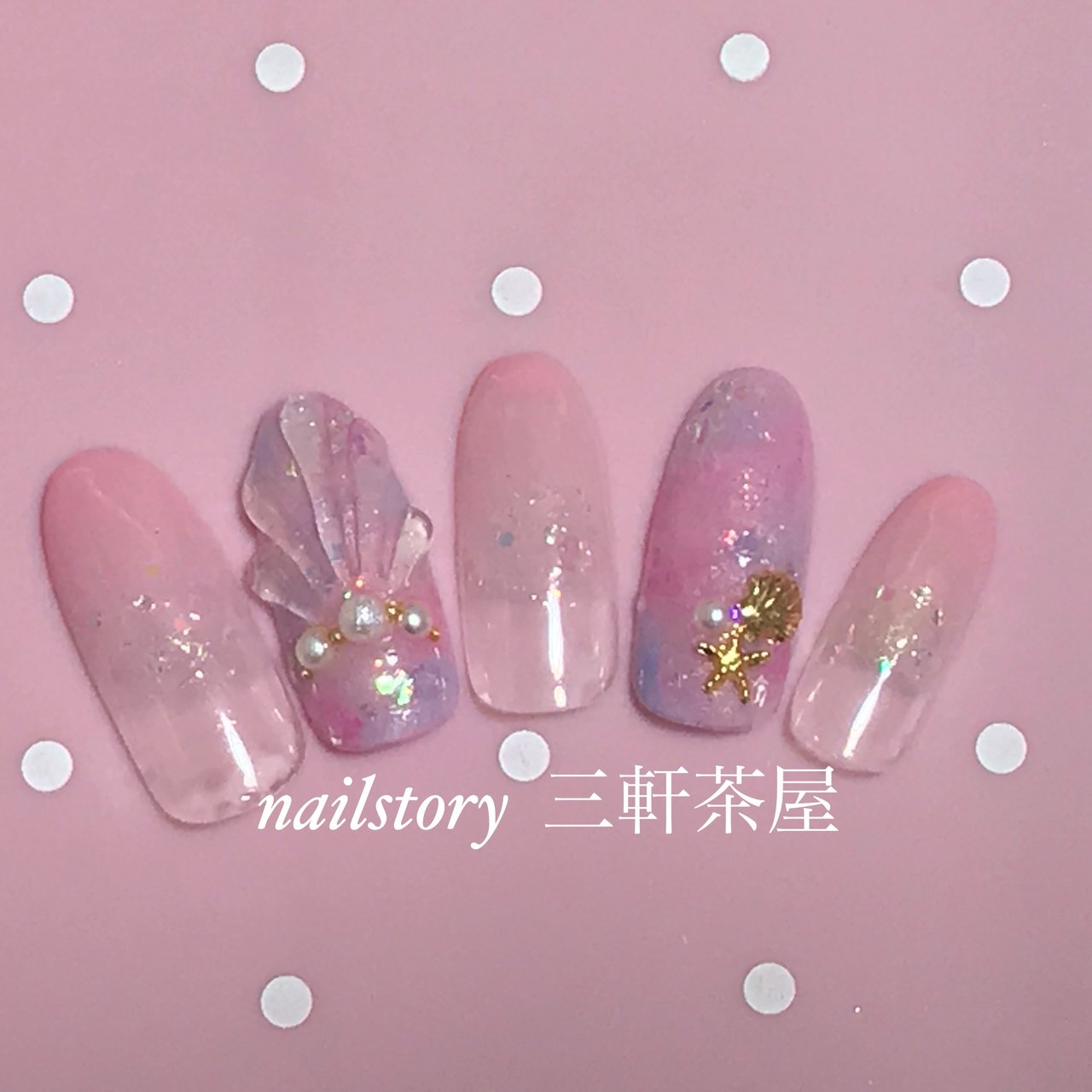 夏 旅行 海 リゾート ハンド Nailstory Tokyoのネイルデザイン No ネイルブック