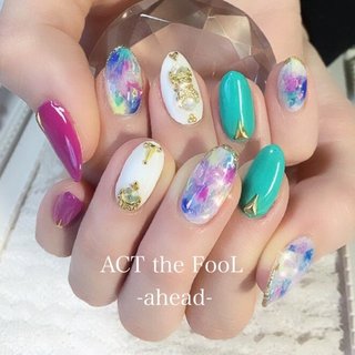 #Nailbook #春 #夏 #卒業式 #入学式 #梅雨 #パーティー #デート #ハンド #ビジュー #ホログラム #ラメ #ワンカラー #エスニック #シースルー #ステンドグラス #タイダイ #たらしこみ #トロピカル #ミディアム #ホワイト #クリア #ピンク #イエロー #グリーン #パープル #ゴールド #シルバー #パステル #カラフル #ビビッド #ジェルネイル #お客様 #なお #ネイルブック